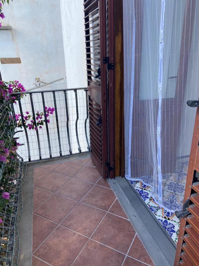 Апартаменти Casa Isabella Loc Turist Br Ліпарі Екстер'єр фото